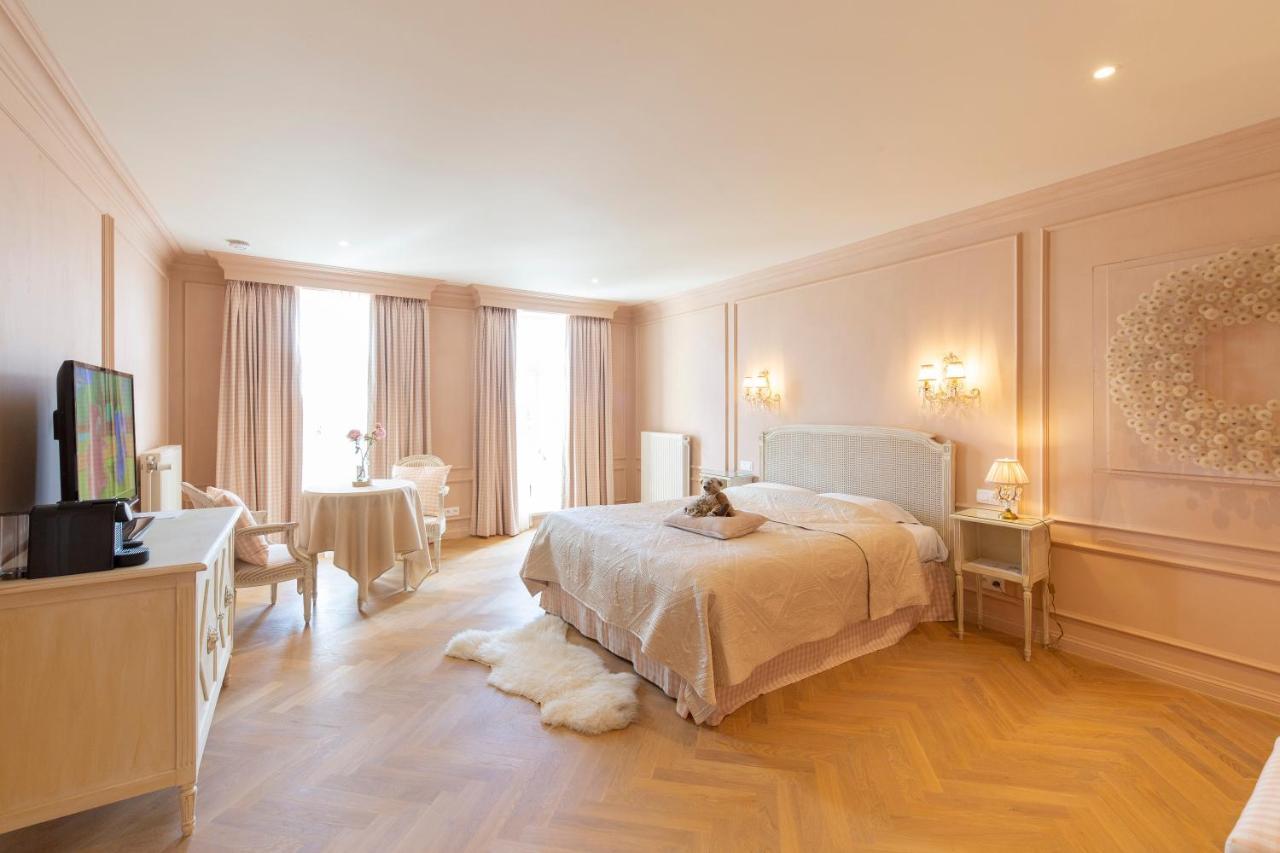 Mirabel Guest house